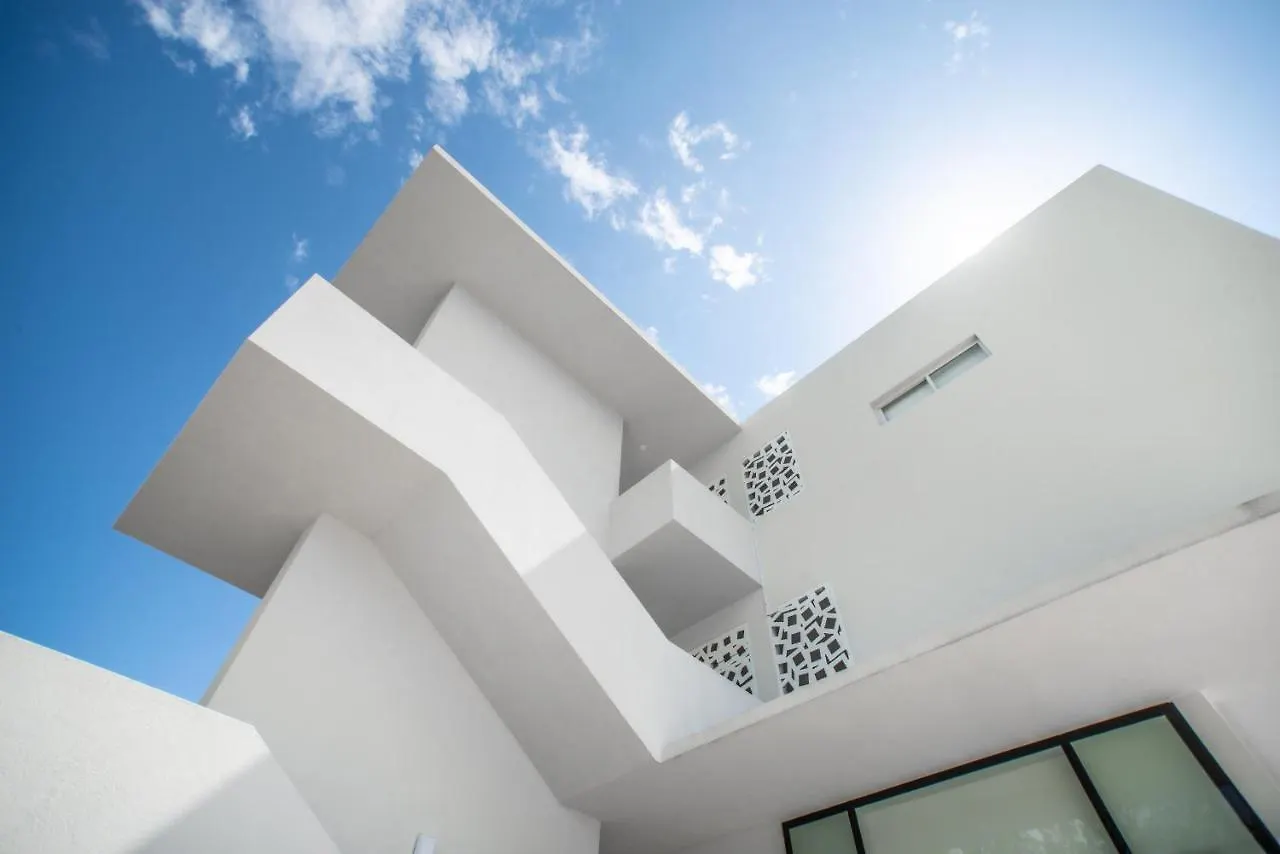 Luxury 1 Bed Apartment Near Seven Mile Beach At The Grove - Villa Flamingo Haven West Bay